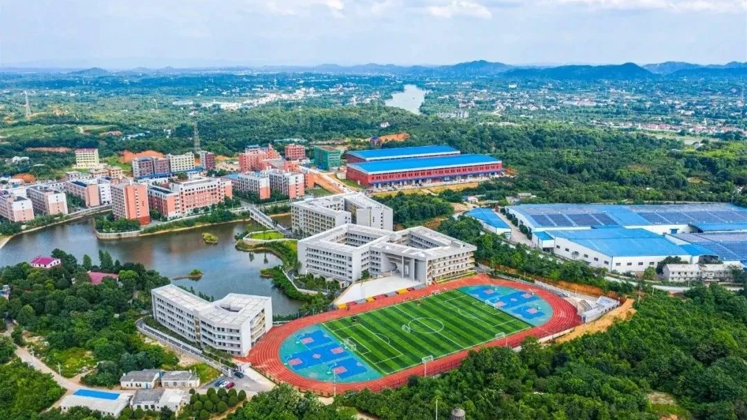 长沙明达高中校园全景