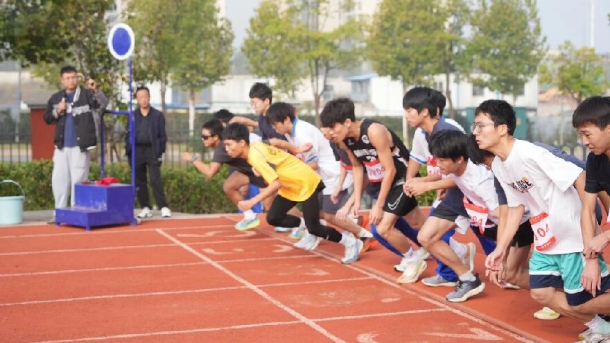 麓高体育复读.jpg 麓高体育复读.jpg